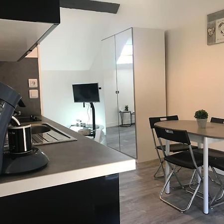 Ferienwohnung Studio Du Chateau Champs-Sur-Marne Exterior foto